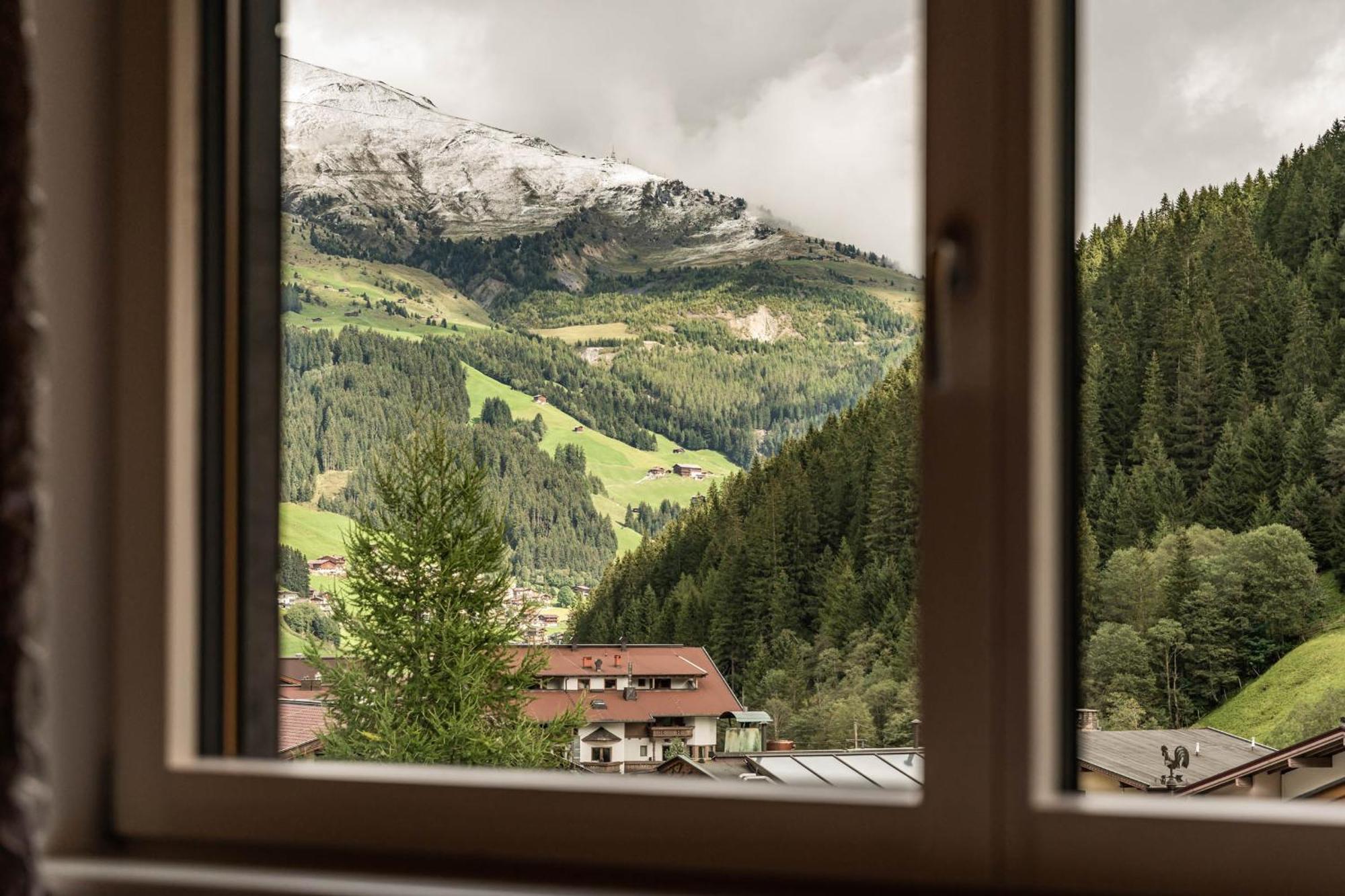 Schoenblick Appartements Тукс Екстер'єр фото